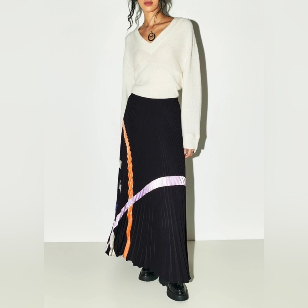 Emporio Armani pleated skirt sz 42 or US 6 NWT